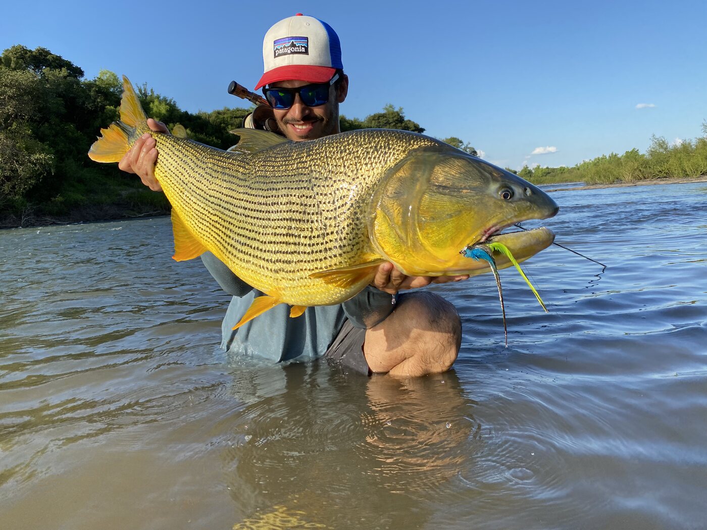 Pescaria de dourado no Rio Quaraí, na El Ceibo